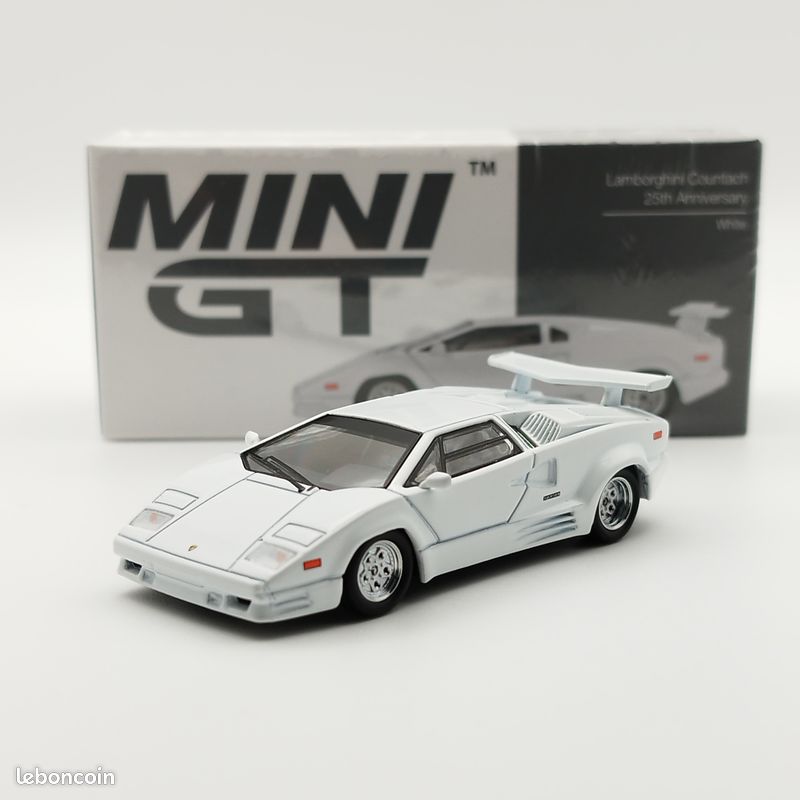 Lamborghini Countach 25 Anniversary White - 1134 - Mini GT