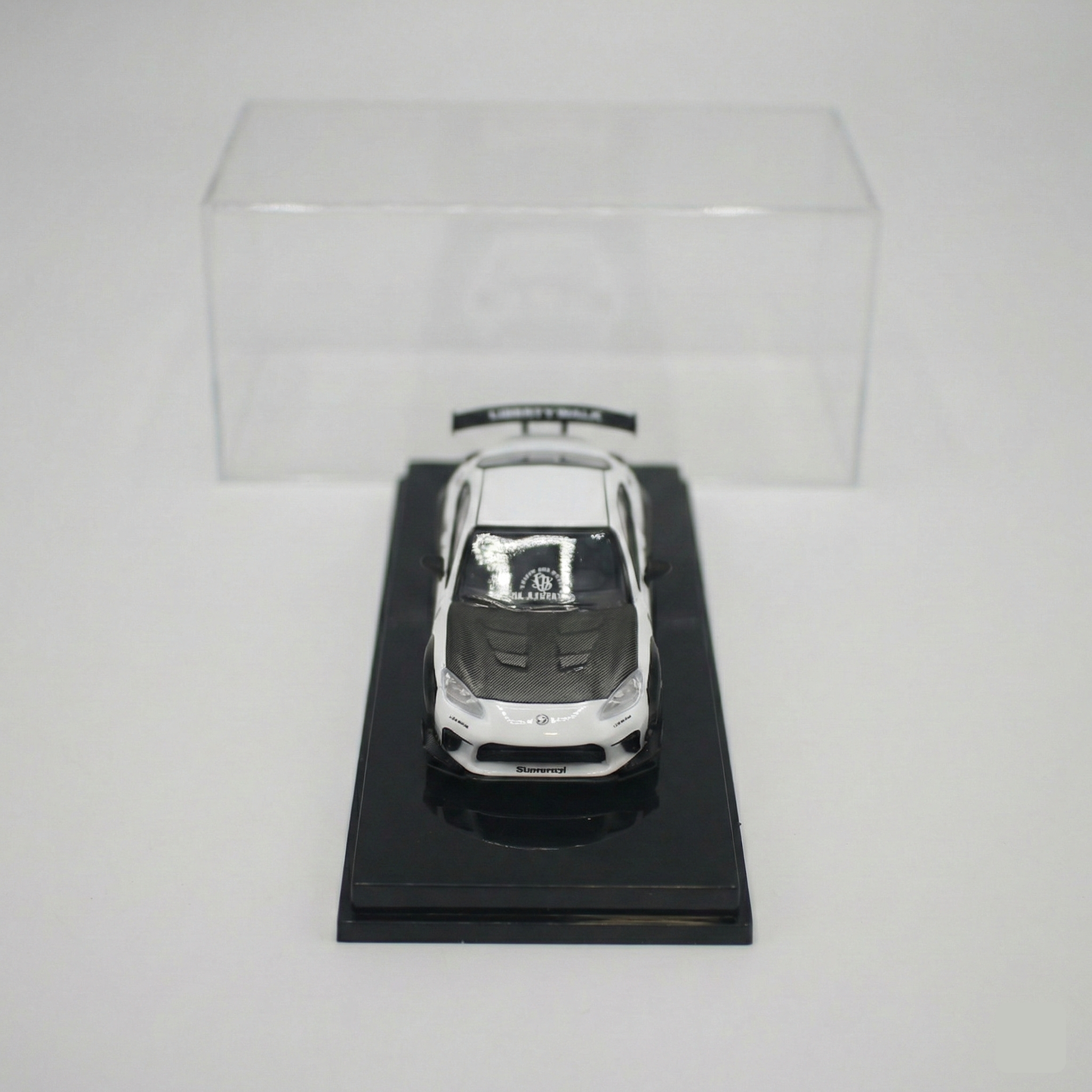 Caja Acrílica para Autos Escala 1:64 - 10.5 x 4.75 x 4.5 cm